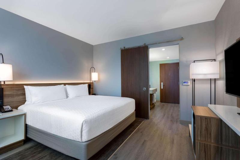 Wyndham Garden Miami International Airport image
