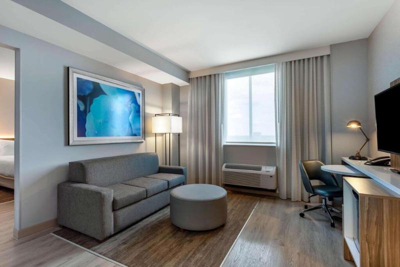 Wyndham Garden Miami International Airport image