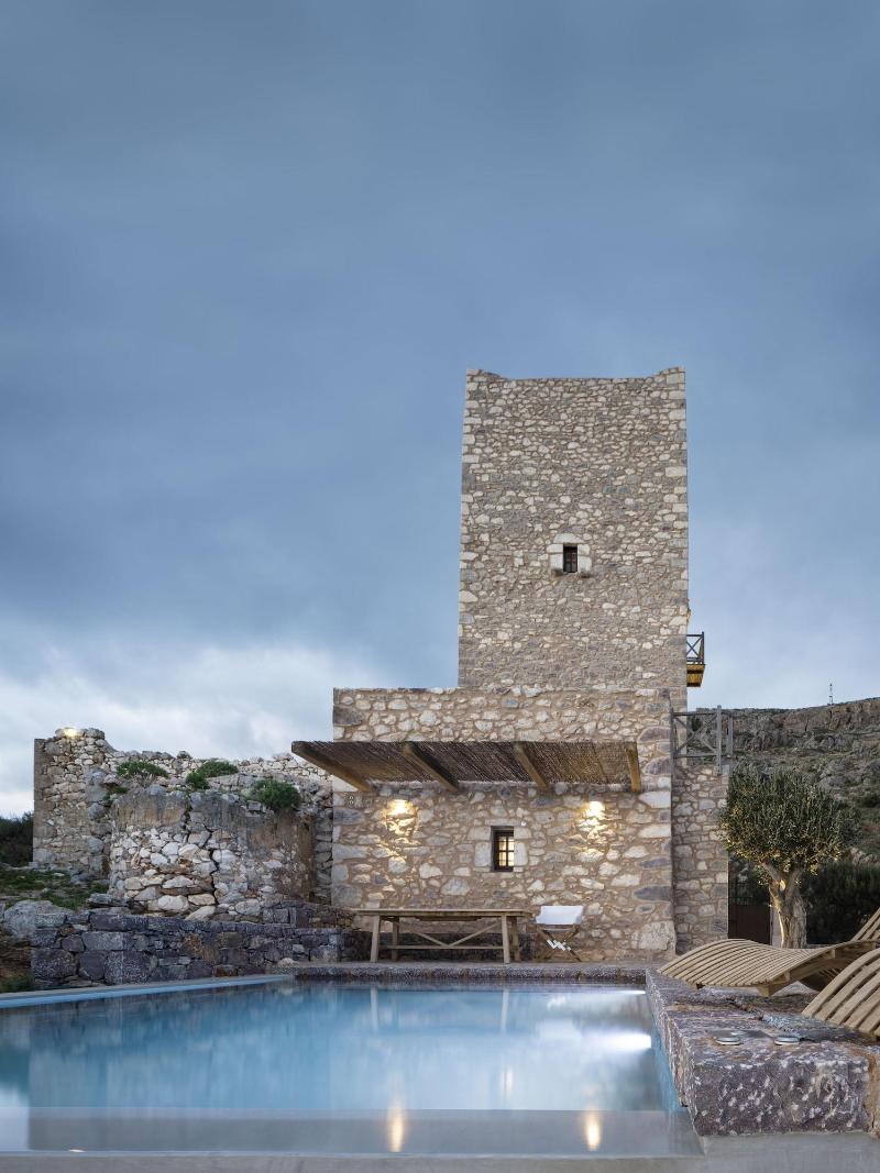Tainaron Blue Retreat image