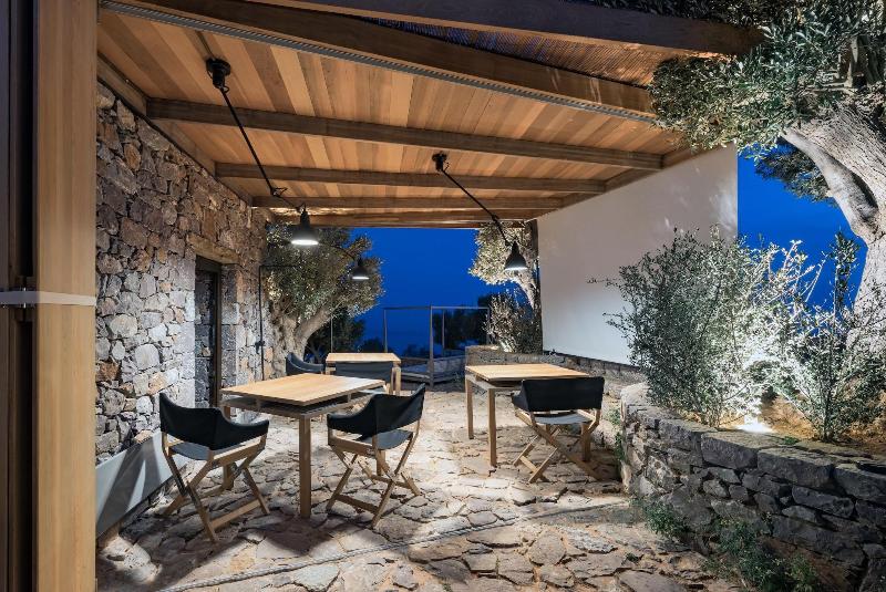 Tainaron Blue Retreat image