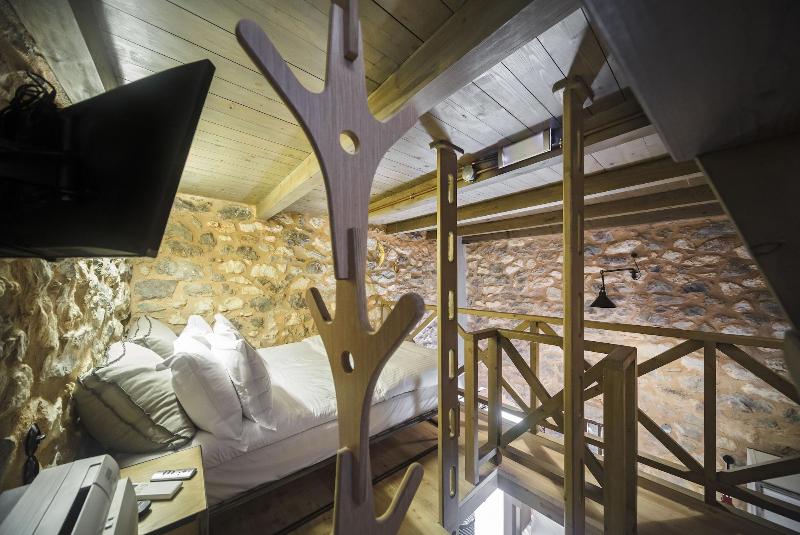 Tainaron Blue Retreat image