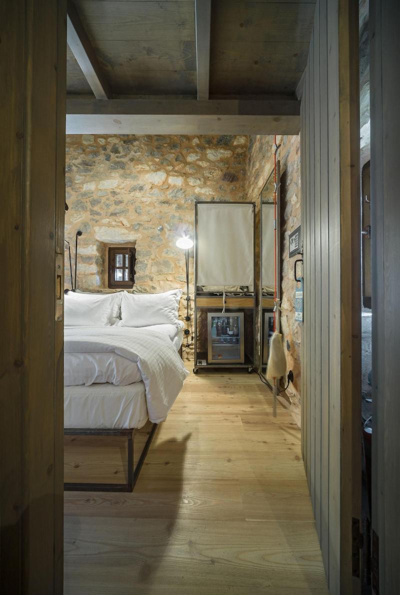 Tainaron Blue Retreat image