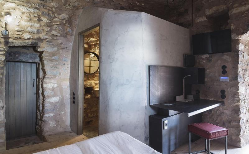 Tainaron Blue Retreat image