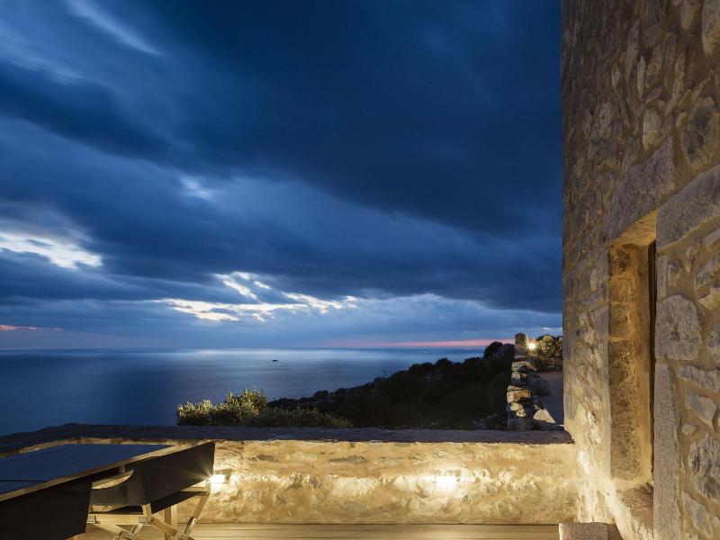Tainaron Blue Retreat image