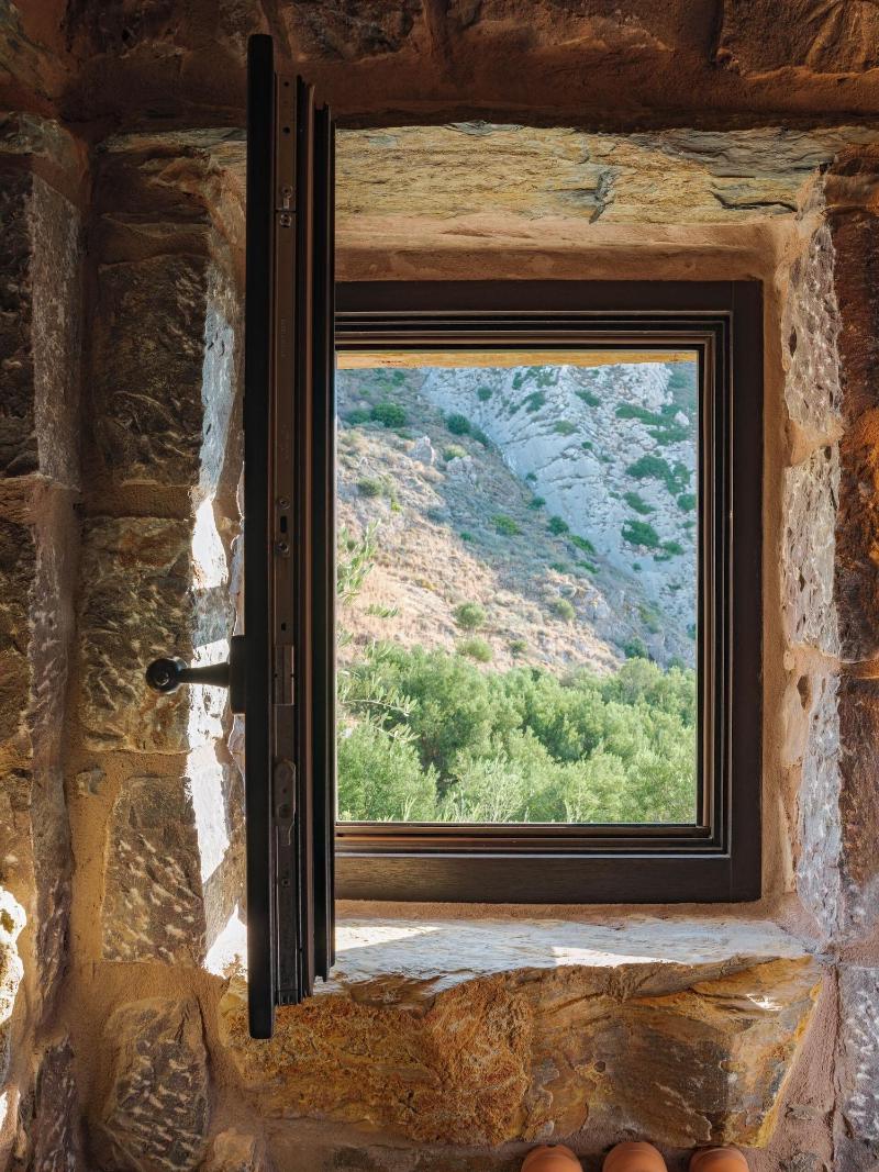 Tainaron Blue Retreat image