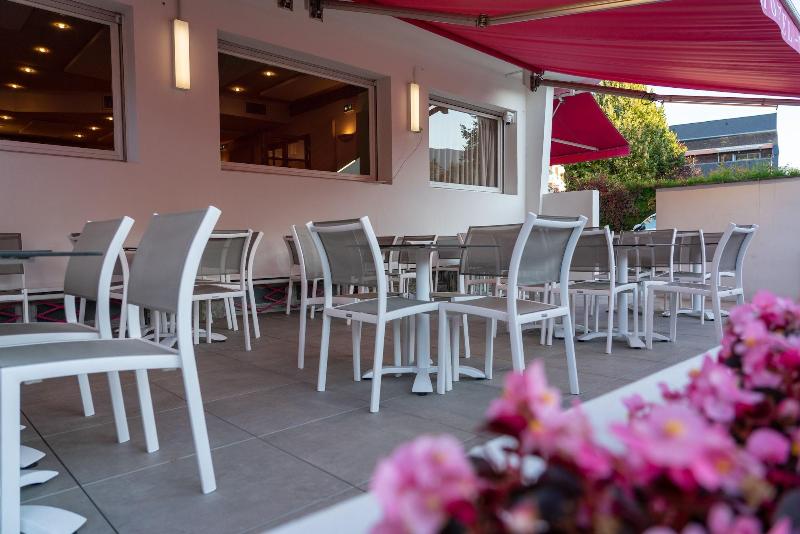 Au Primerose Hotel image