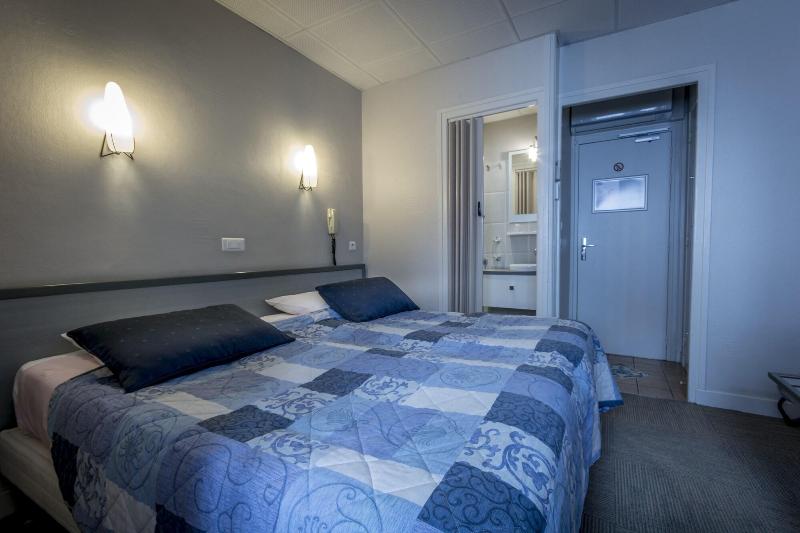 Au Primerose Hotel image
