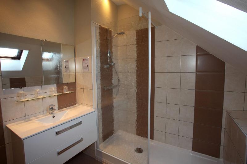 Au Primerose Hotel image