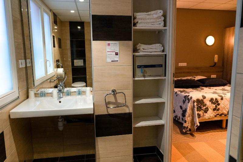 Au Primerose Hotel image