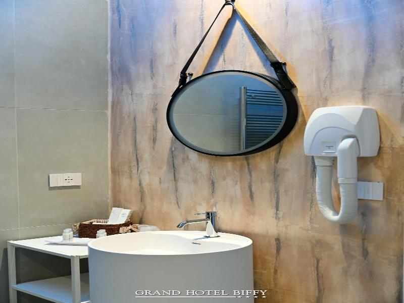 Grand Hotel Biffy image