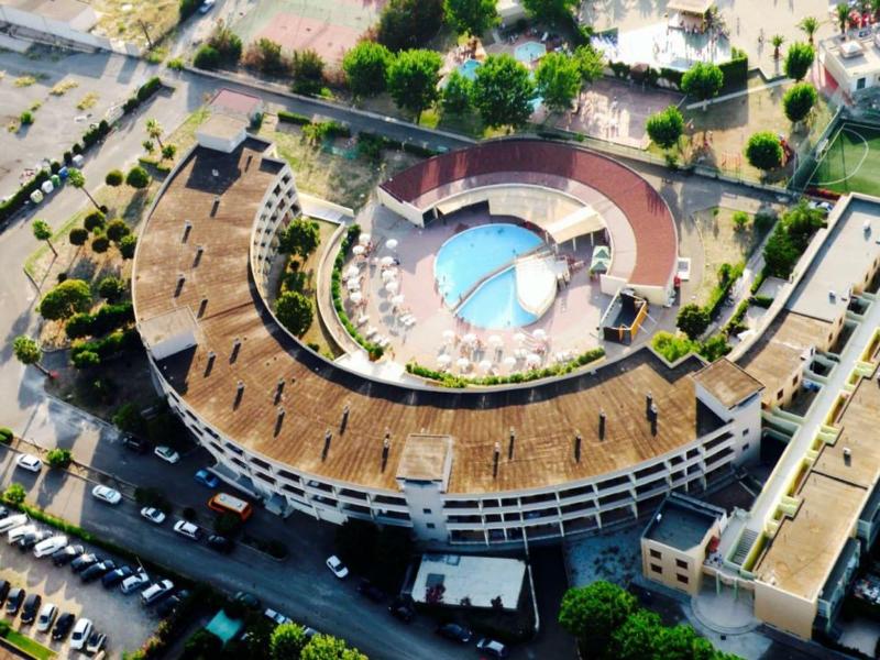 Meta Hotel Residence image