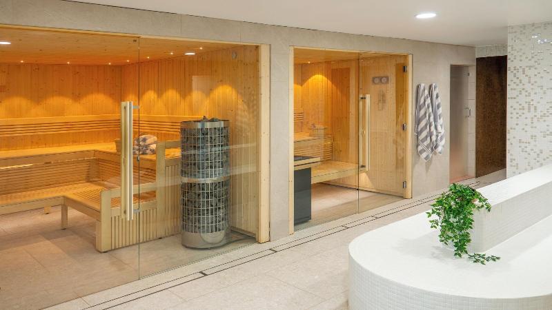 St Moritz Hotel image