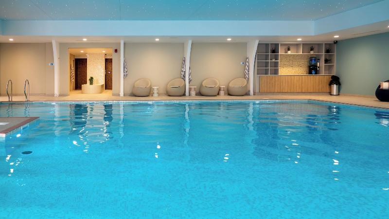 St Moritz Hotel image