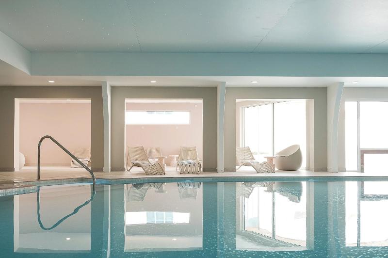 St Moritz Hotel image