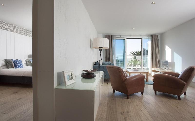 St Moritz Hotel image