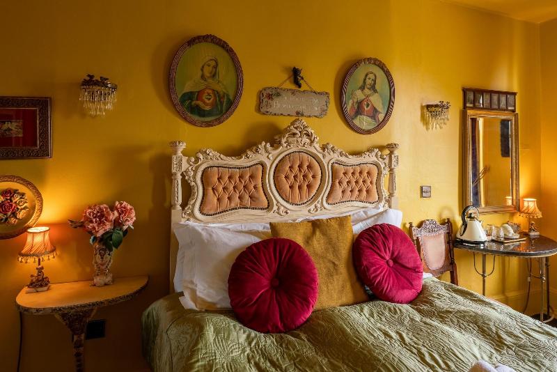 La Rosa Hotel image