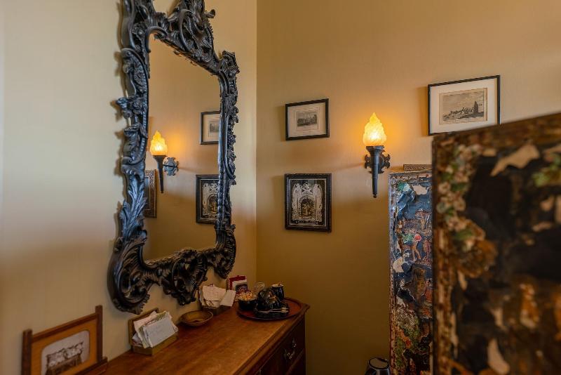 La Rosa Hotel image
