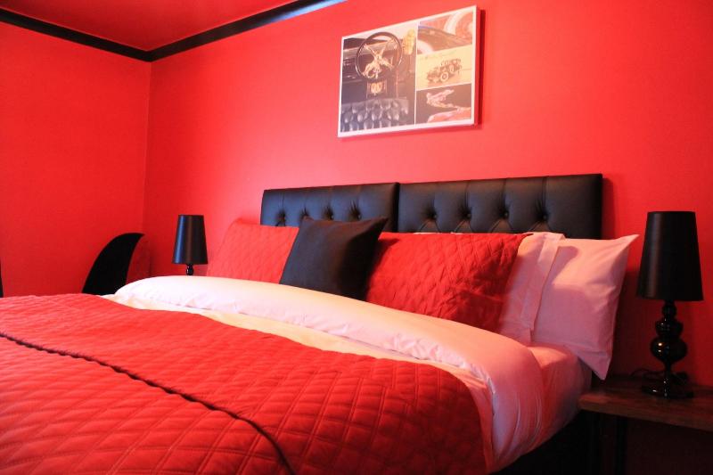 The Cadillac Kustomz Hotel image