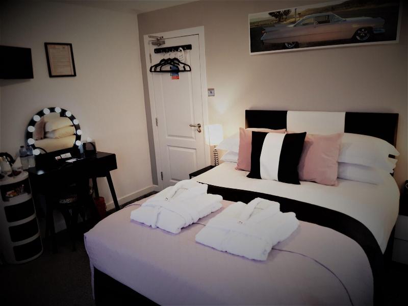 The Cadillac Kustomz Hotel image