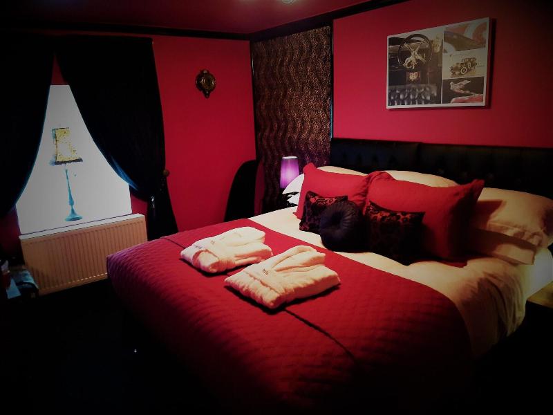 The Cadillac Kustomz Hotel image