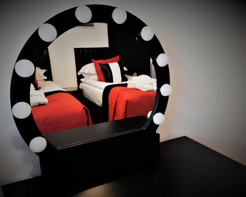The Cadillac Kustomz Hotel image