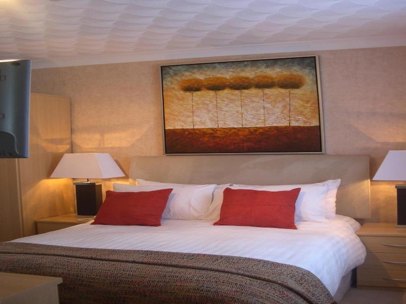 The Ashburnham Hotel image