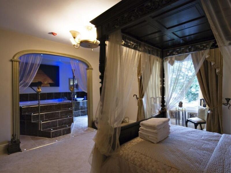 St Hildas Boutique image