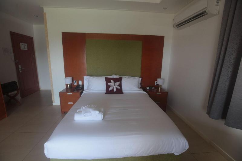 Alec's Hotel image