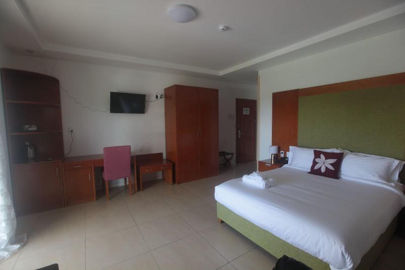 Alec's Hotel image
