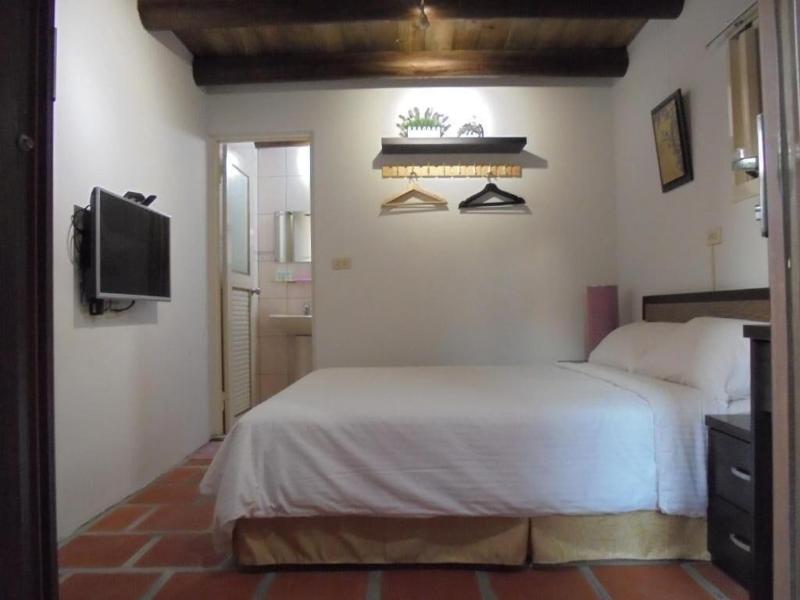 Antique Courtyard B&B image