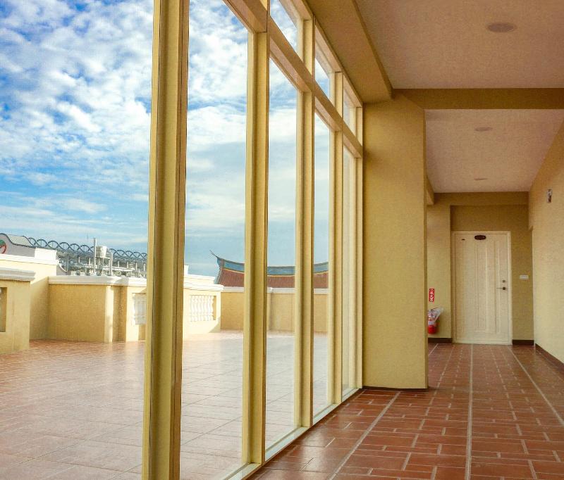 Tipsyhotel image