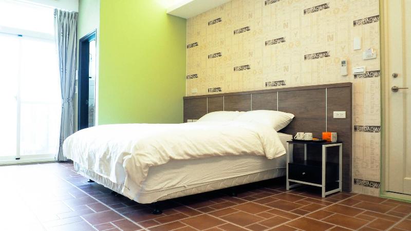 Tipsyhotel image