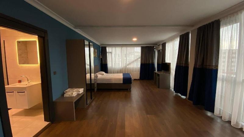 Bloom Hotel image