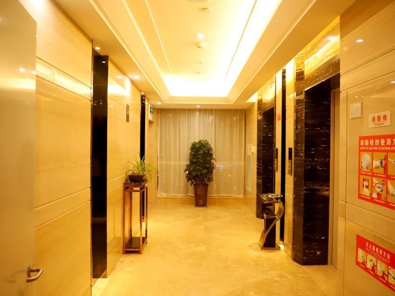 Greentree Inn Zhumadian High Speed Rail Station Sq