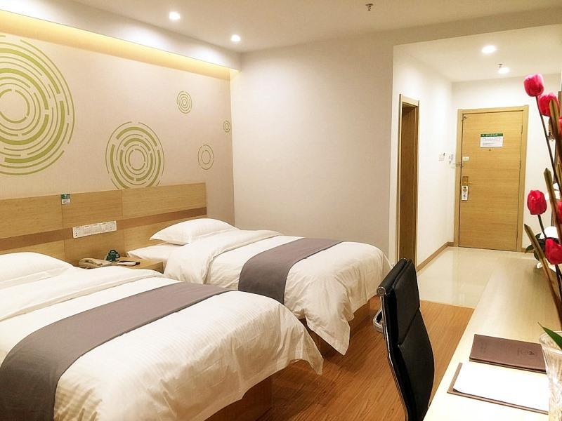 Greentree Inn Tieling Huaxia Zijing City Hotel