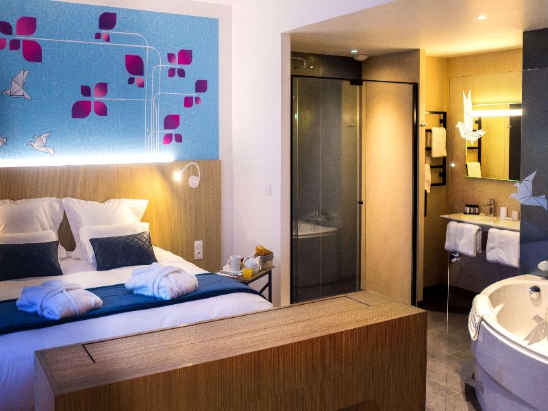 Kyriad Prestige Amiens - Poulainville Spa image