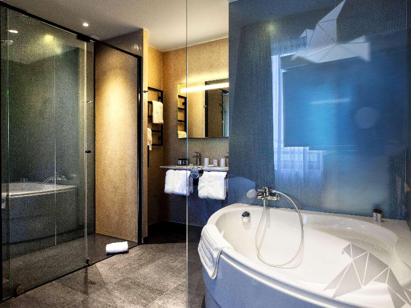 Kyriad Prestige Amiens - Poulainville Spa image