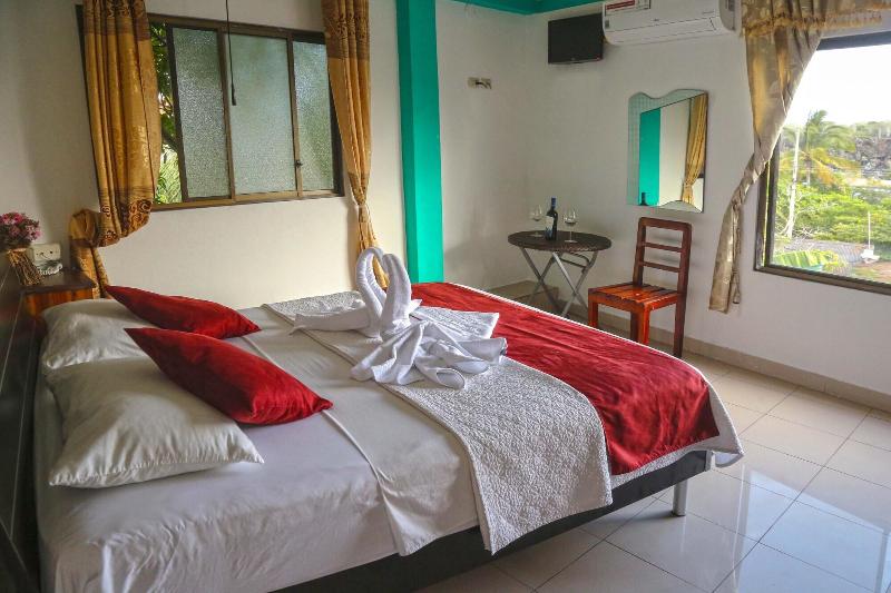 Hostal Sir Francis Drake image