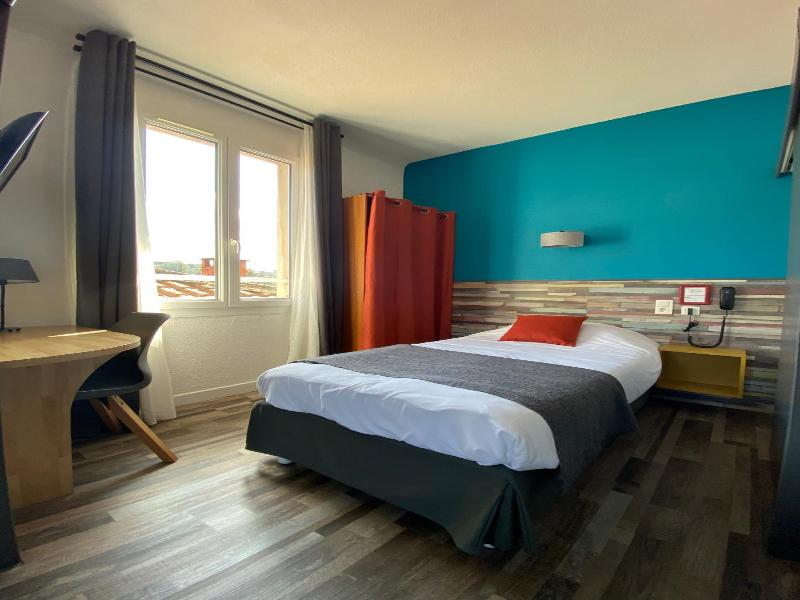 Rev Hotel image