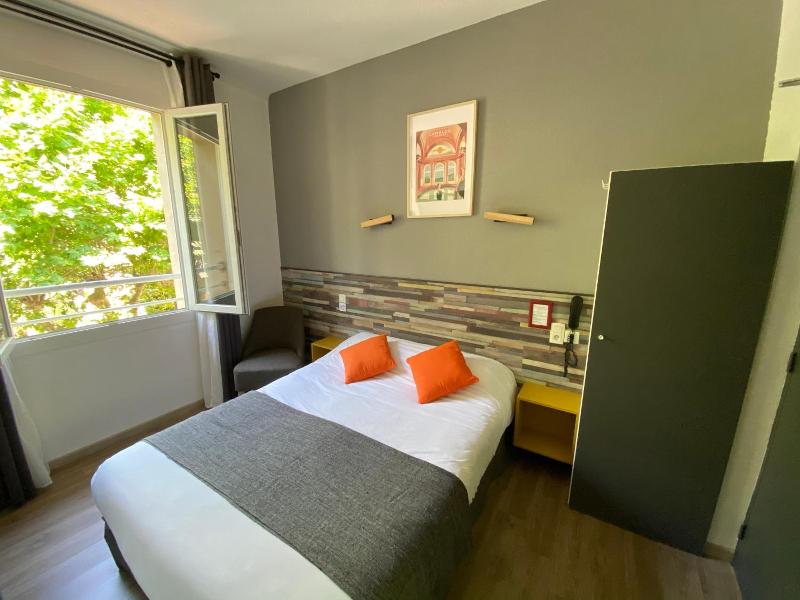 Rev Hotel image