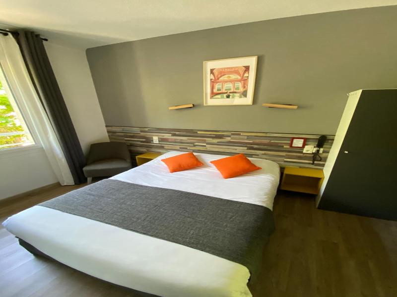 Rev Hotel image