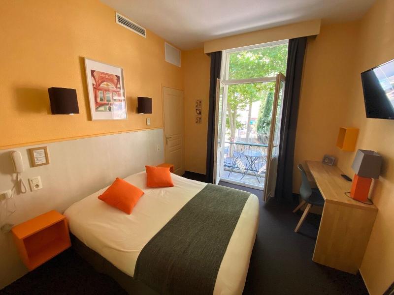 Rev Hotel image