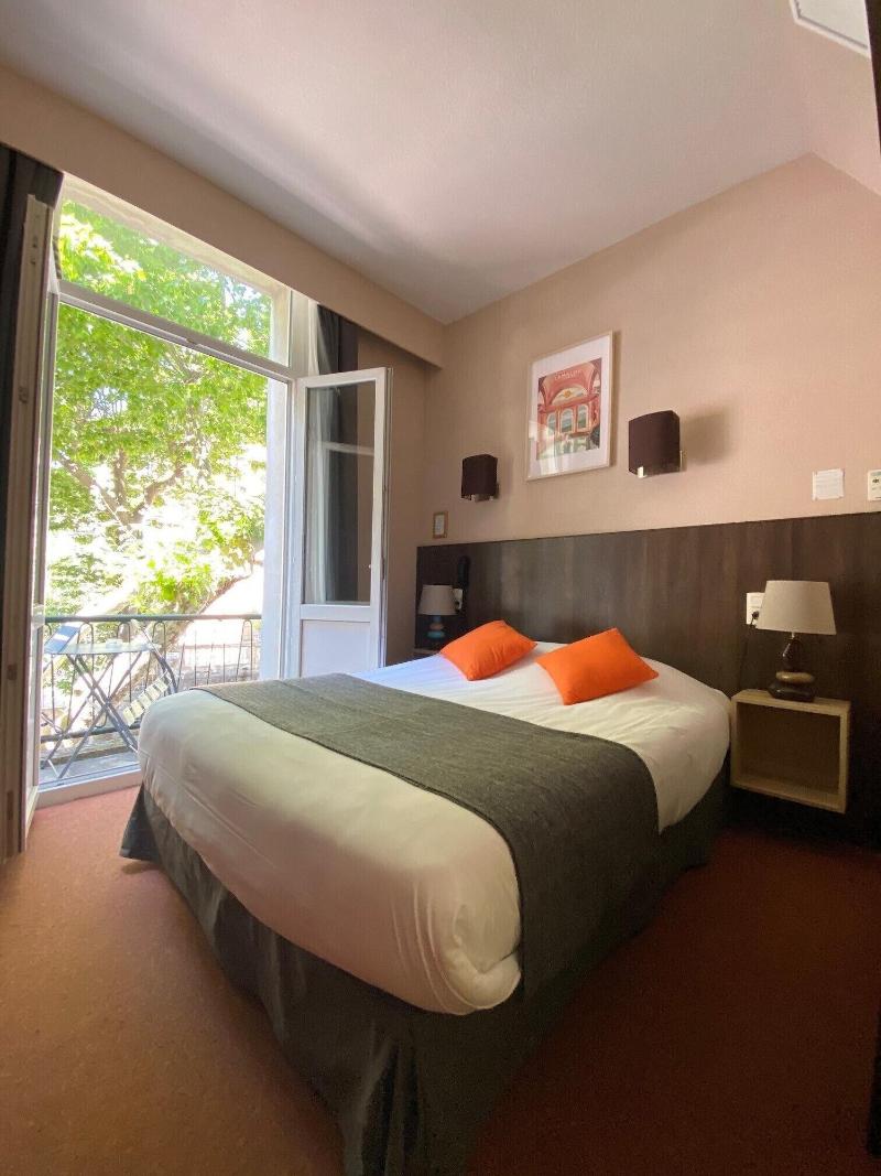 Rev Hotel image