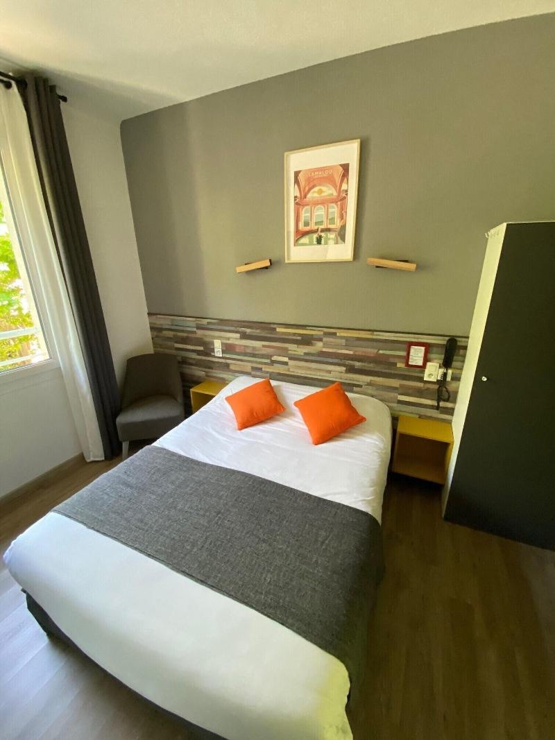 Rev Hotel image