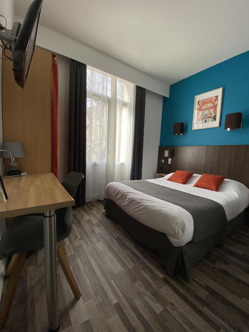Rev Hotel image