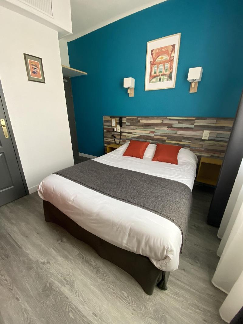 Rev Hotel image