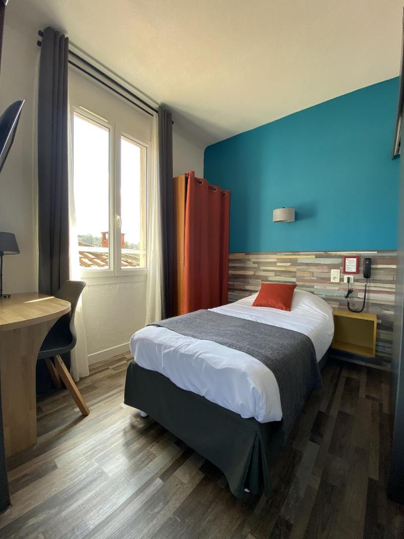 Rev Hotel image