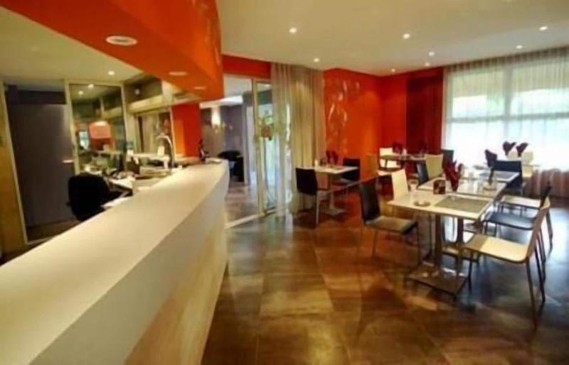 Hotel Le Luron image