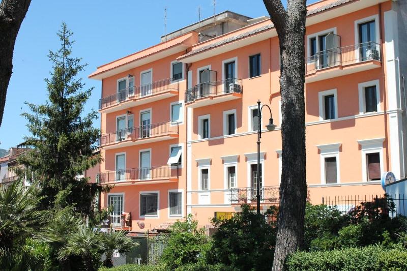 Hotel La Villa image
