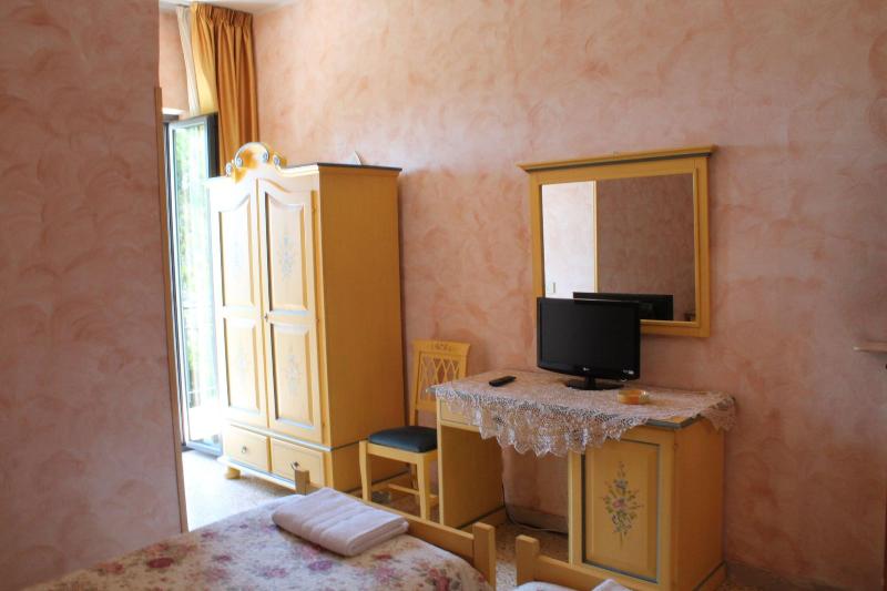 Hotel La Villa image